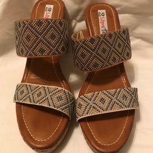2 Lips Too Too Hazel Wedge Sandals Size 11